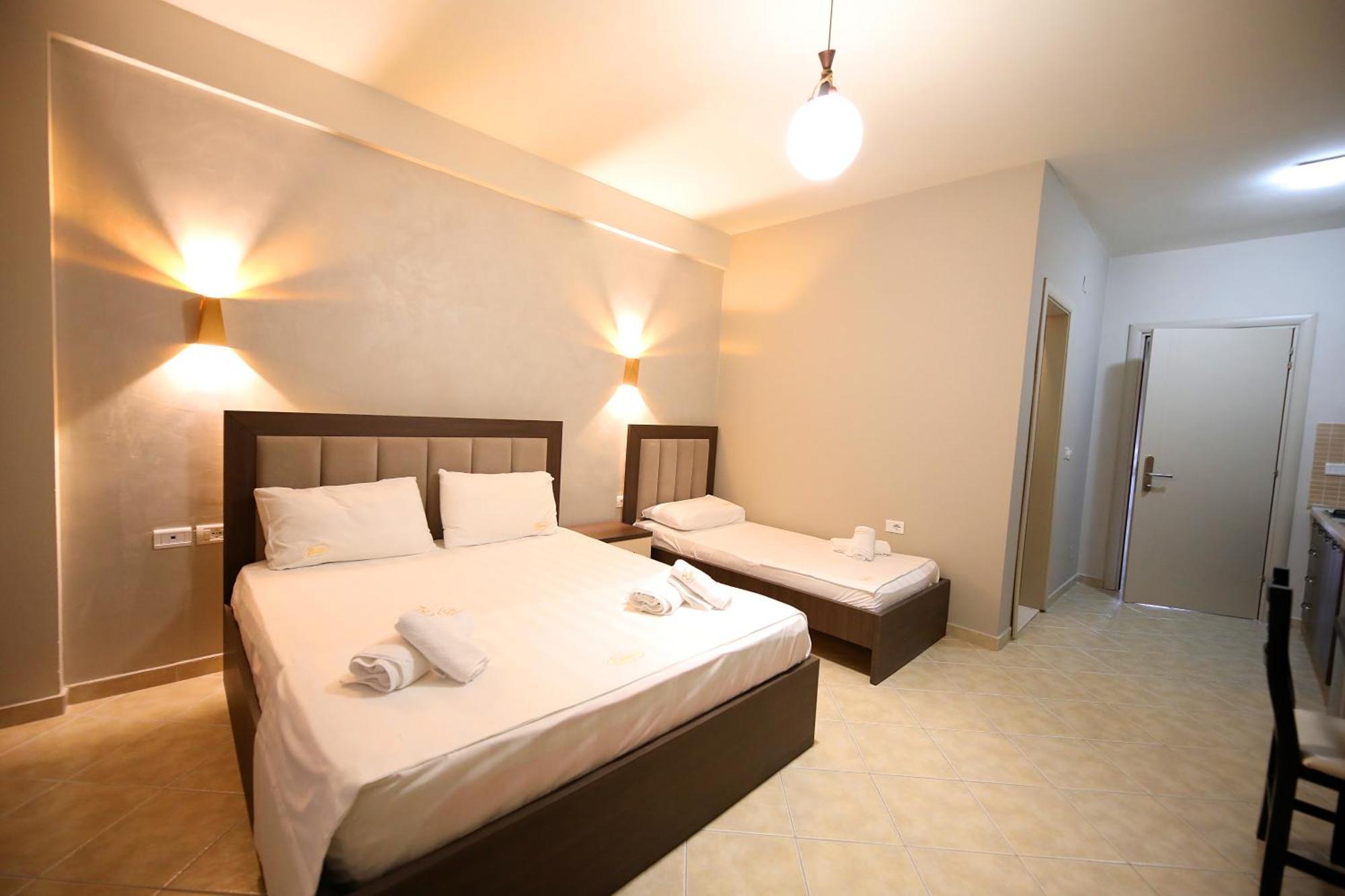 Hotel Erjuma Vlore Exterior photo