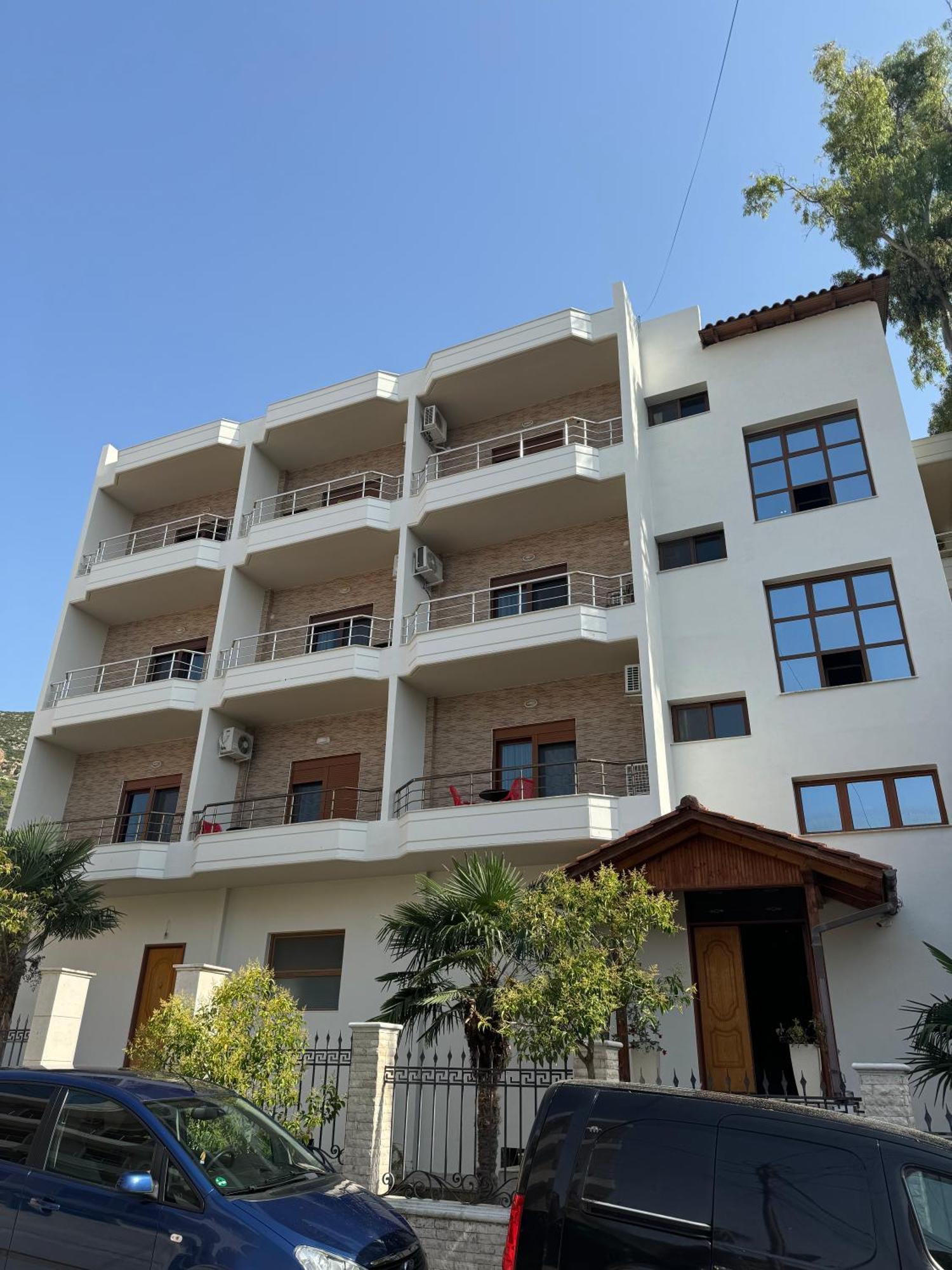 Hotel Erjuma Vlore Exterior photo