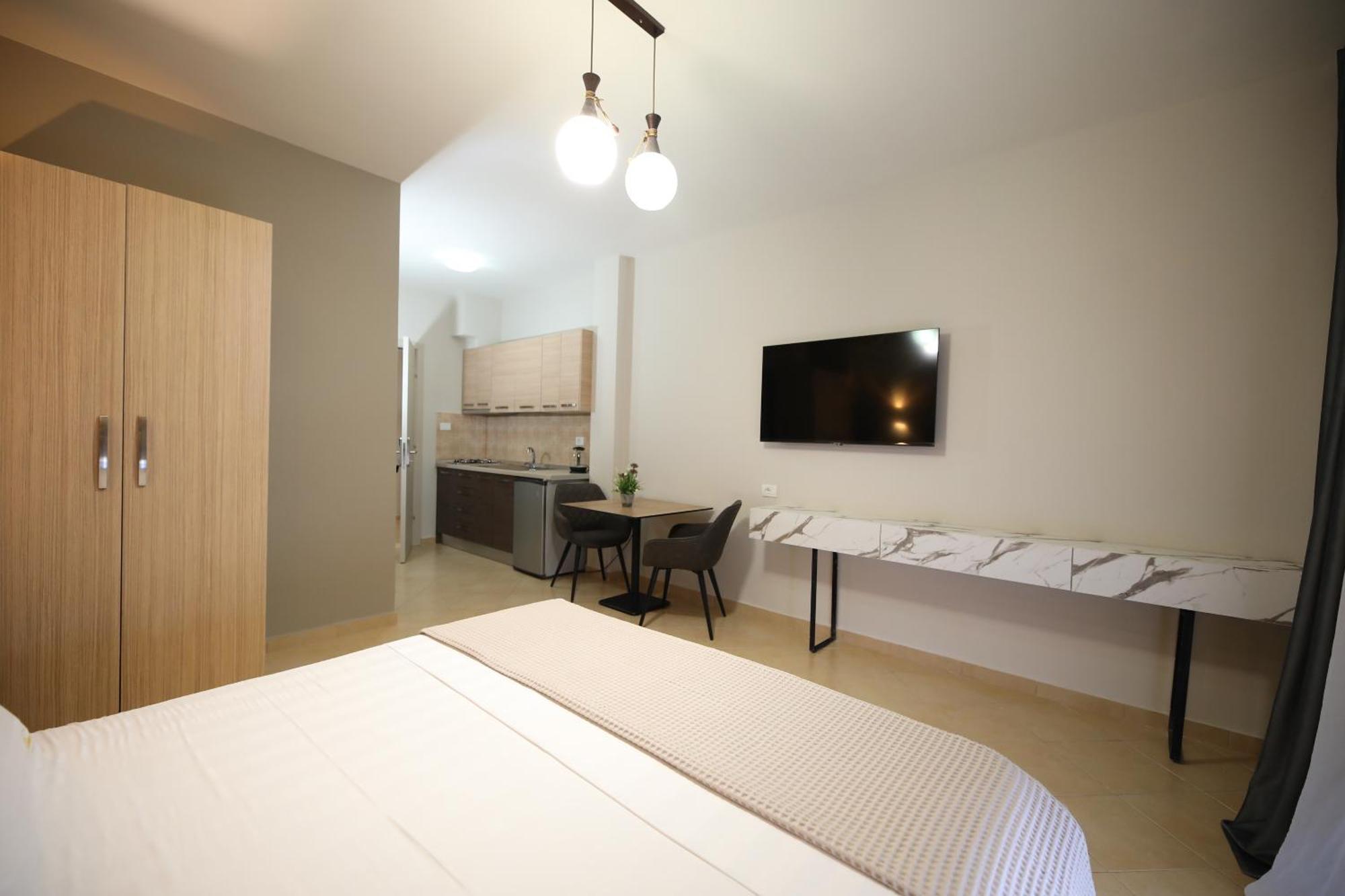 Hotel Erjuma Vlore Exterior photo